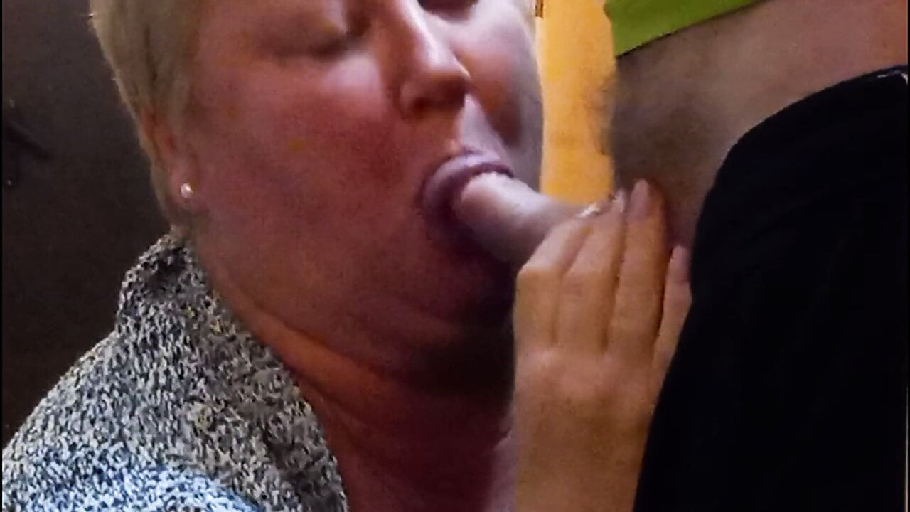3 numaralı girişte horoz oral seks ve mastürbasyon