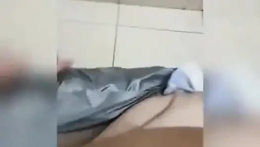 Büyük zenci yarağı sınıf arkadaşım çok sürtük ve birkaç dolar karşılığında beni sikmeyi kabul ediyor