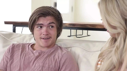 Üvey kız kardeşim ve ben sonunda güzel oynamayı öğreniyoruz - s8:e4