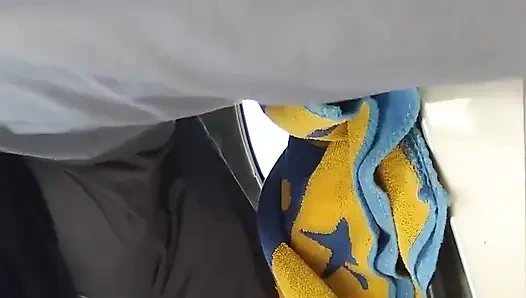 Amcığımı parmaklamak için dışarıda bir yer buldum