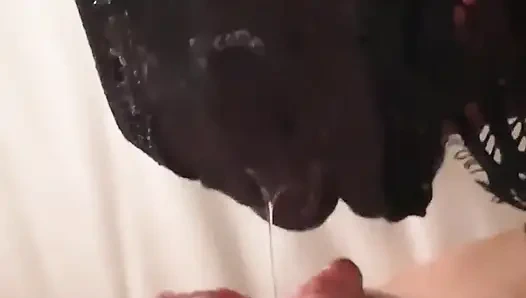 Neden bugün bu ekstra amcık tacizim var?! Acilen o pisliği yalatacak birine ihtiyacım var