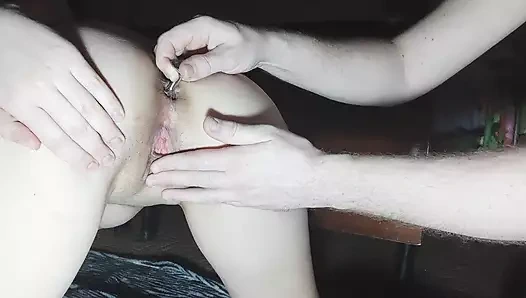 En sevdiğim sıvı amcığımdan aşağı akıyor.