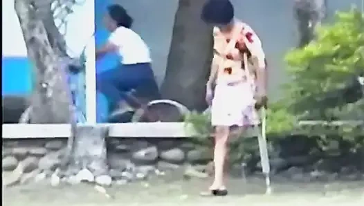 tek ayak ve tek koltuk değneği üzerinde yaşamak benim hayalim