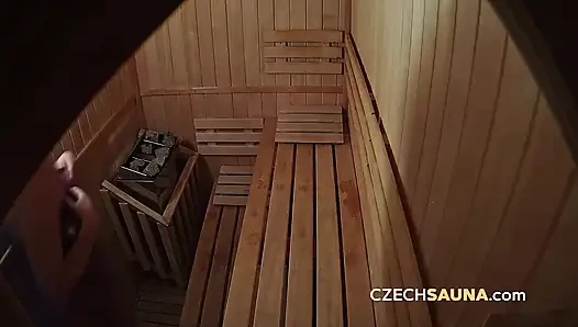 Çek saunasında azgın kızlar derlemesi