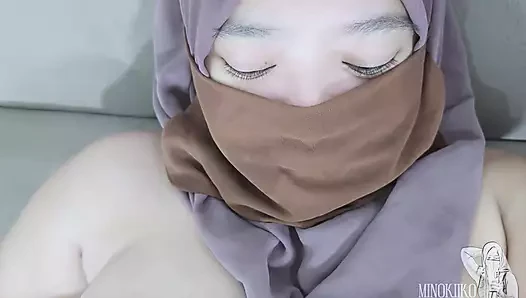 Tesettürlü baldız amının yalamasını seviyor - minokiiko