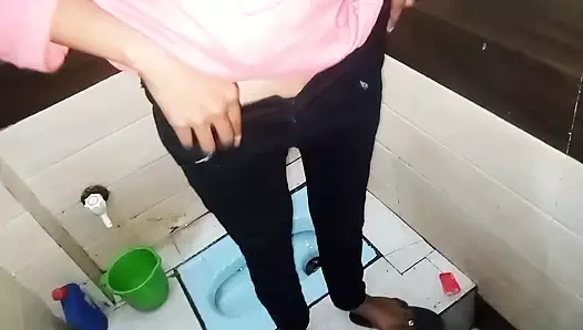 A virgin urinates with her pussy in the toilet