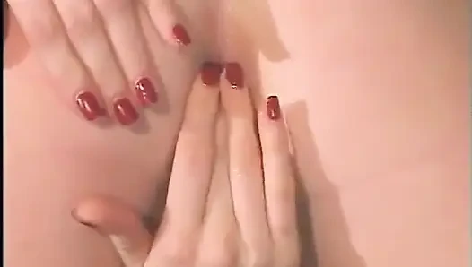 Kızıl saçlı orta yaşlı seksi kadının heyecan verici erkek arkadaşı onu domaltarak sikiyor