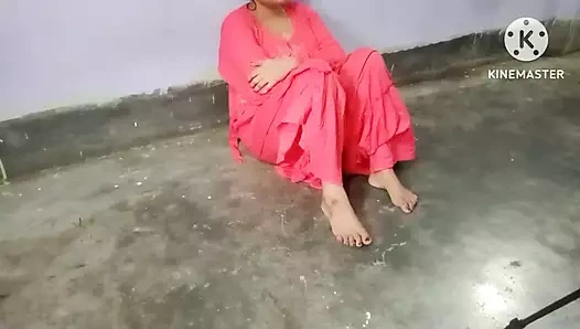 Hintli üvey anne ve üvey oğlu sert seks yapıyor