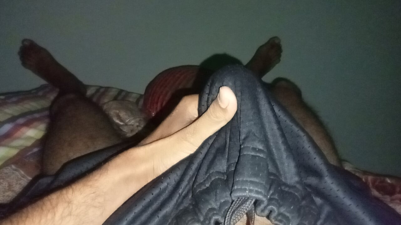 Yalnız çocuk zevk alıyor