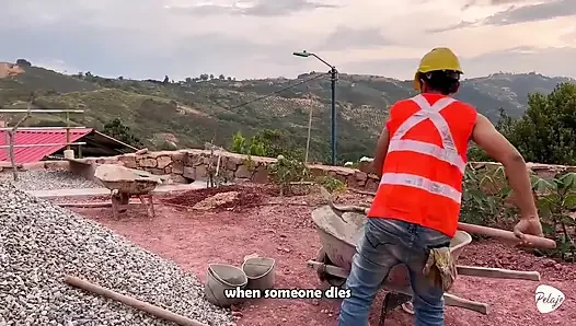 Kocası arkadaşlarıyla gittiği için kadın işçiyi sikiyor