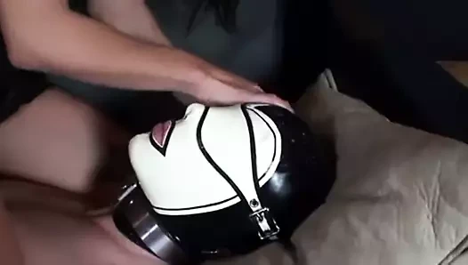 maskeli kauçuk köle yapılmış için ibadet ayak