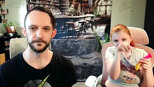 Jahuno g-spot vibratör asa kutularını açıp mastürbasyon yapıyor