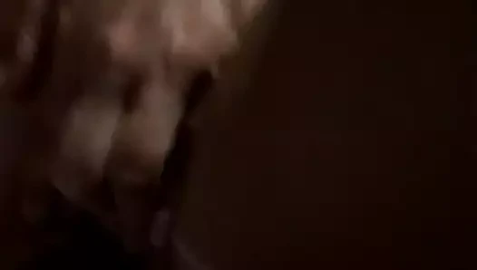 O mastürbasyon yaparken bir vibratör ile ben sikme ona kıçını