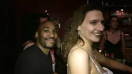 Komşu ile mega ilişki