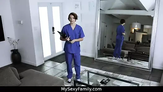 Üvey kızkardeş kahrolası ona üvey kardeş için yardım ona dinlenmek