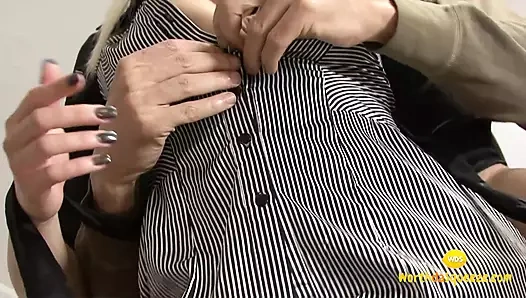 Gece kulüplerinde şarkıcı olmak istiyor