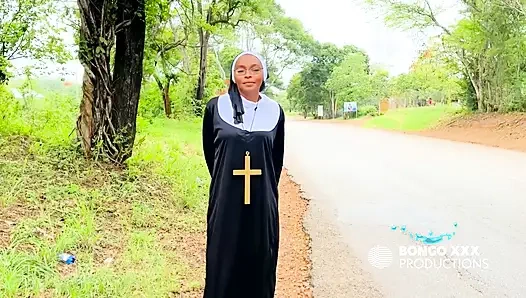 Bu azgın rahibeyi siktim, tüm rahibeler bakire olmasına rağmen