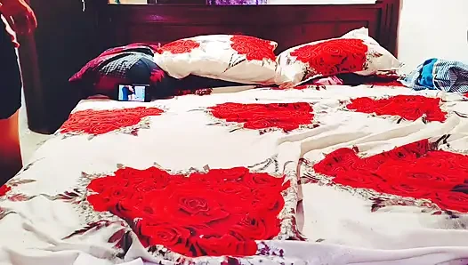 Srilankan derty üvey anne sikişiyor, büyük yarak boşalması