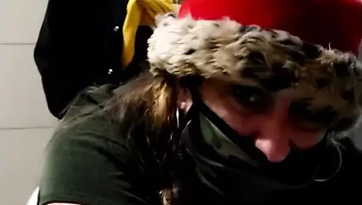 Bbw milf sürtük erken Noel hediyesi alır - alışveriş merkezinde bbc fuck