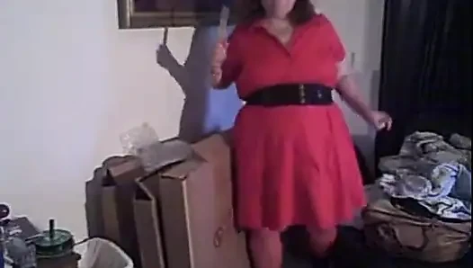 Sexy bailando con mi vestido rojo parte de un cam show! Corto pero divertido