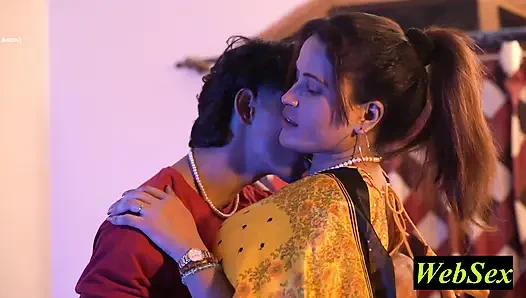 Hintli güzel evli kadın inanılmaz ateşli seks! Sakki Kocası