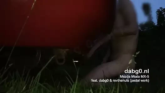 Mazda miata mx-5 spor arabanın egzoz borusunu sikiyorum