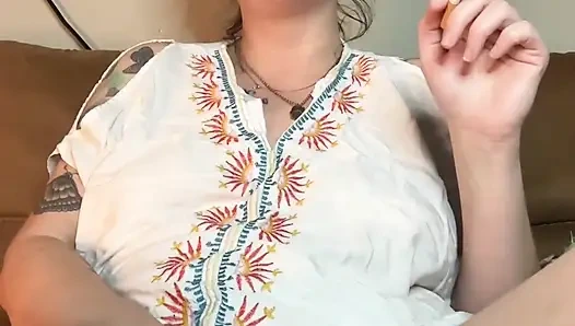 Sigara içen fetiş orta yaşlı seksi kadın mastürbasyon