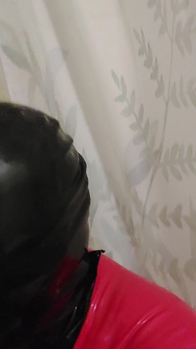 Köle için yeni maske