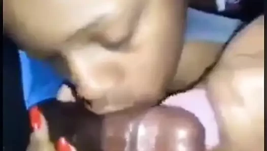 2 kötü orospular 1 horoz paylaşmak