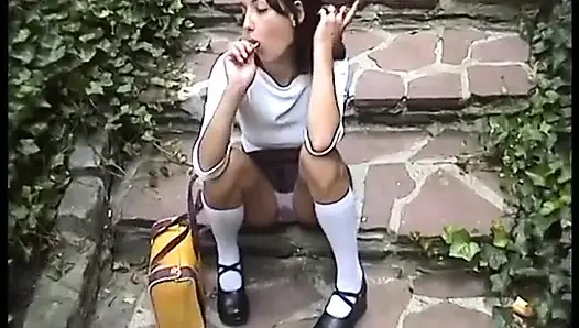 Kız öğrenci ilk kez sikiliyor
