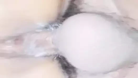 Üvey babam işe gitmeden önce benim amımı yedikten sonra beni sert sikikleri