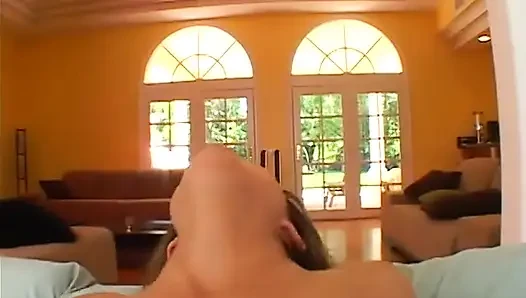 Güzel sarışın bebek götten seviyor