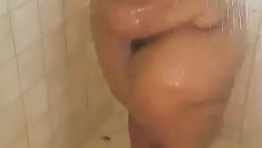 Bbw yumuşak ganimet içinde duş