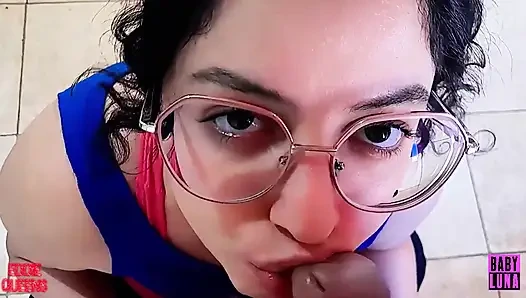 Ürpertici spor salonu kızı yarağımı koklama takıntılı ft babyluna939