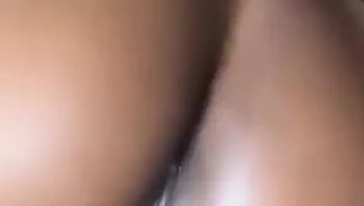 Fışkırtana kadar gülüme biniyorum