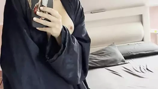 Oops. Ateşli orta yaşlı seksi kadın yanlışlıkla göğüslerini teşhir etti