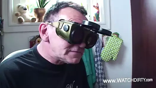 Cuckold notgeiler Vater schauz zu wie Tochter gebumst wird