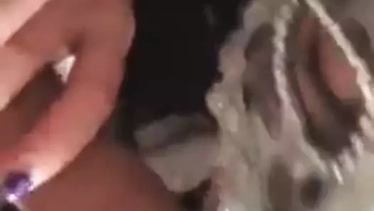 Oral seks erkek arkadaş ağzına boşalmak