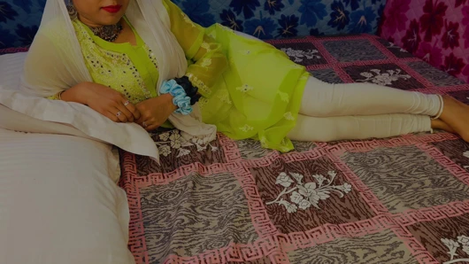 Sasur and bahu newly married bahu sex with Sasur ji