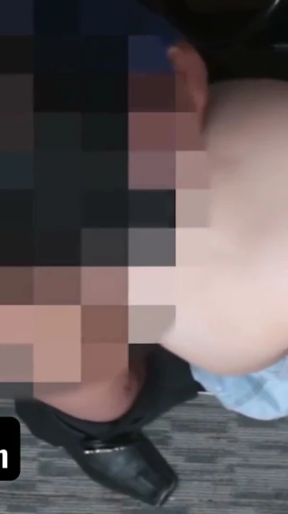 Shoplyfter - sapık güvenlik görevlisi yaramaz hayden Hennessy'nin üzerine eğilir ve onu çaldığına pişman eder | Klip 3