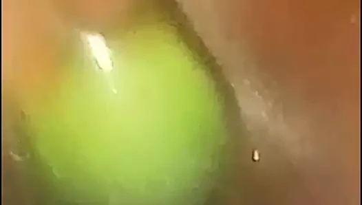 Vücut masajı büyük götümü yağlıyor ve mükemmel porno yıldızı vücudum.