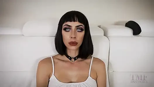 Ayak kölesi Summer Marshall'dan sürpriz doğum günü hediyesi