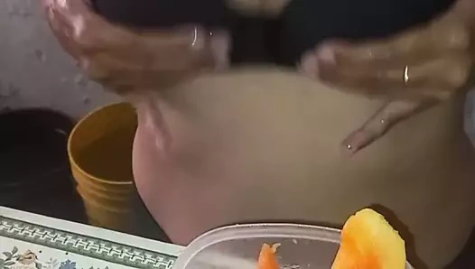 Papayamı ve kıçımı kim yemek ister?