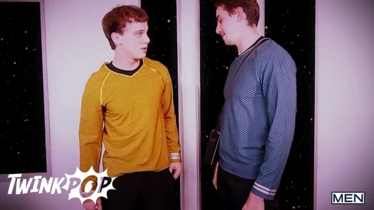 Twinkpop - şirket ekibi felaketten kurtuluyor ve kozmik boşalma partisiyle kutlama yapıyor