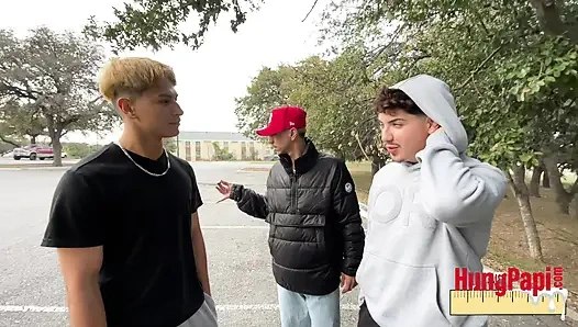 Minik Twink Prezervatifsiz Sikiliyor Üçlü Grup Seks! Tag Team Raw