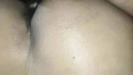 Hintli koca evli kadından full hd anal seks videosu kadınlarla sert sikişiyor