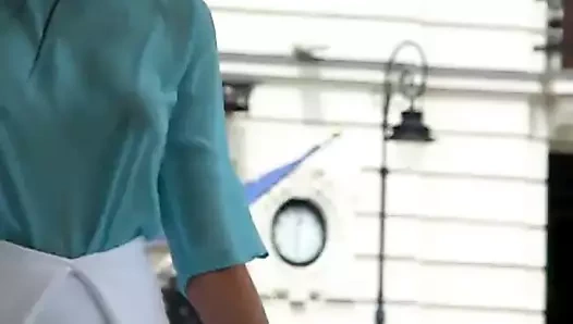 Zıplayan sallanan seksi memeler