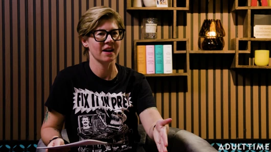 Hailey Rose ve Hazel Moore Short Kings, Ücretsiz Kullanım ve Coregasms | Adult Time Podcast