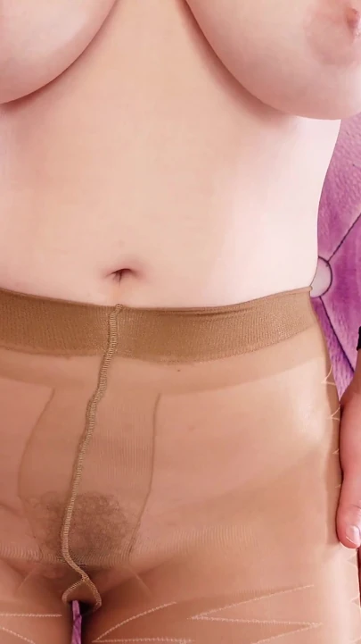 Külotlu çorap fetişi kadın egemenliği edepsiz konuşma, gavat ve cei seksi bakış açısı bakış açısı video fışkırtarak mastürbasyon