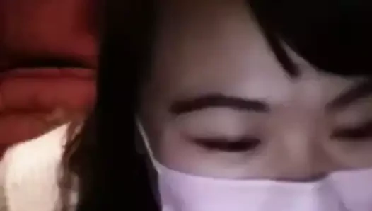 Büyük süt dişi çapa, damlama sürücüsüne bağlandı.